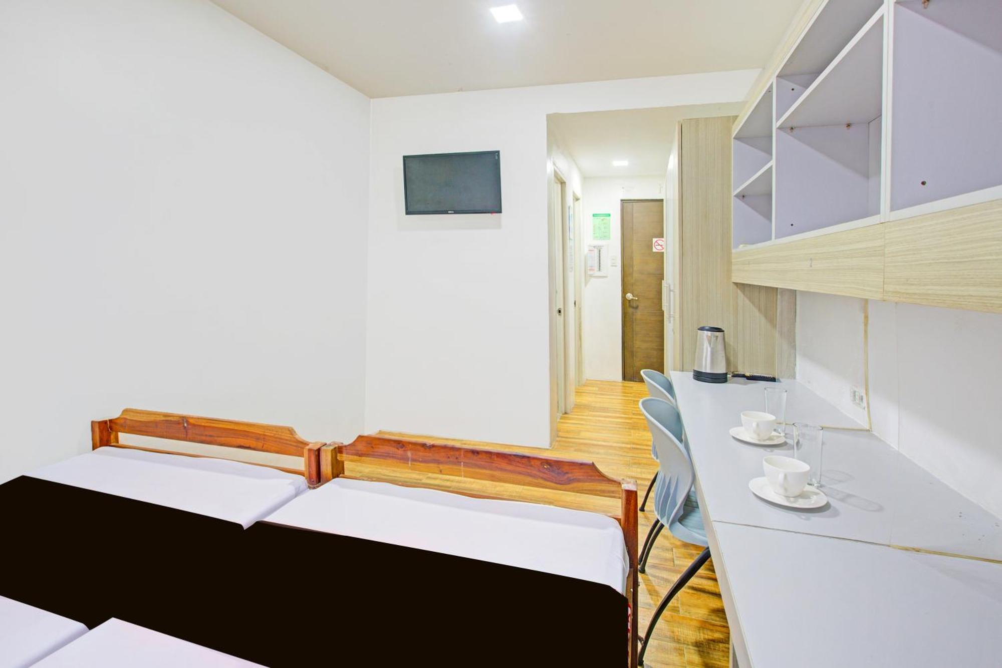 Townhouse College Residences In Belt, Metro 2*