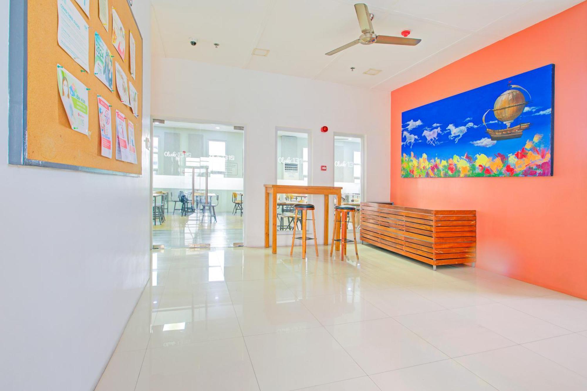 Townhouse College Residences In Belt, Metro 2* Manila