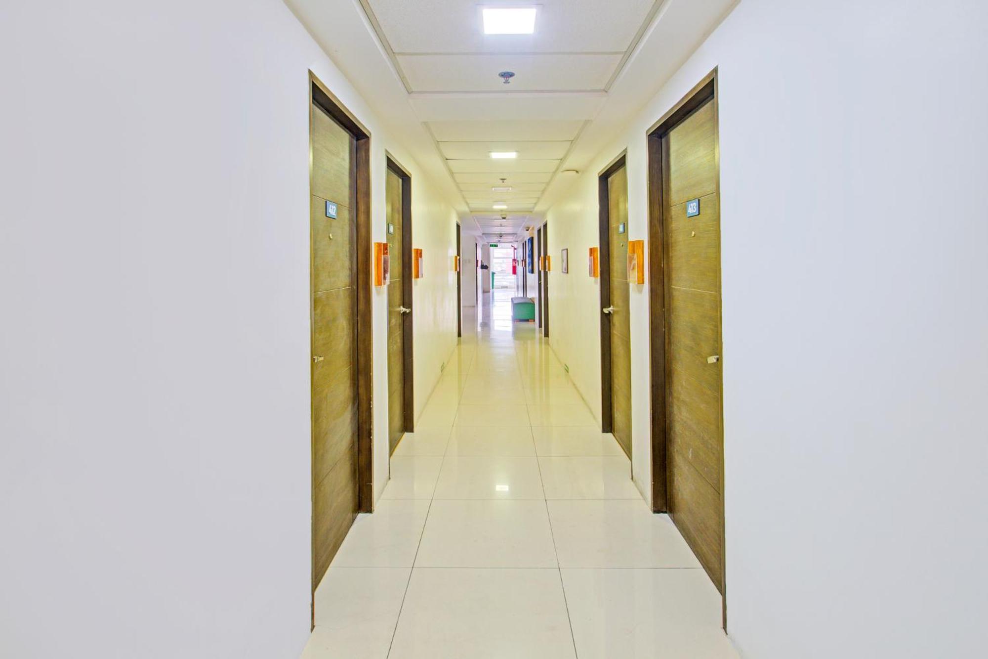 Townhouse College Residences In Belt, Metro Hotel Manila